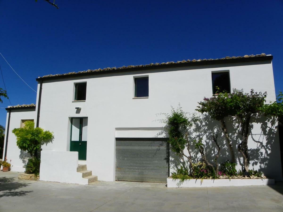 Dabbanna Guest House Chiaramonte Gulfi Exterior photo