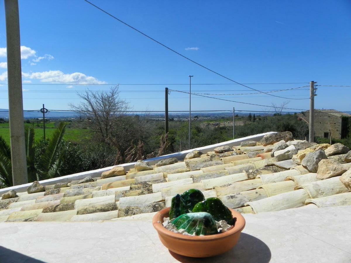 Dabbanna Guest House Chiaramonte Gulfi Exterior photo