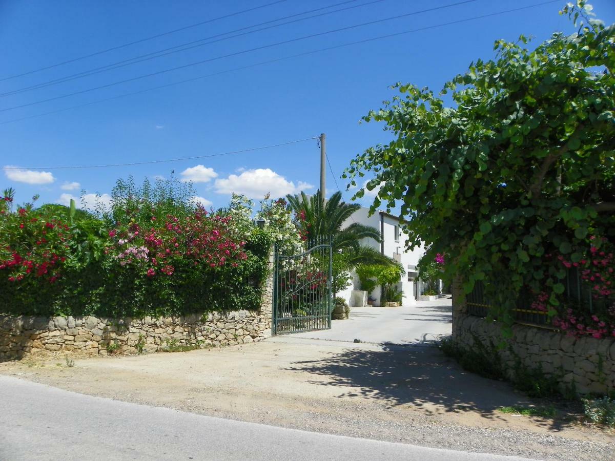 Dabbanna Guest House Chiaramonte Gulfi Exterior photo
